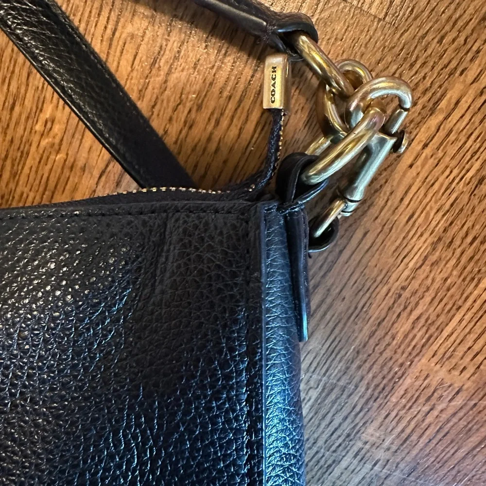 NWOT Coach Black Leather Shoulder Bag with Gold Hardware - Picture 2 of 8